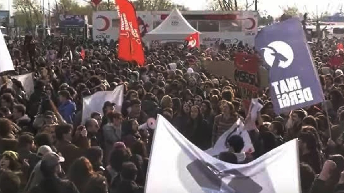 Bursa’daki gençler yargılanmaya devam ediyor: Avukatlara kimlik sorgusu tepkisi!