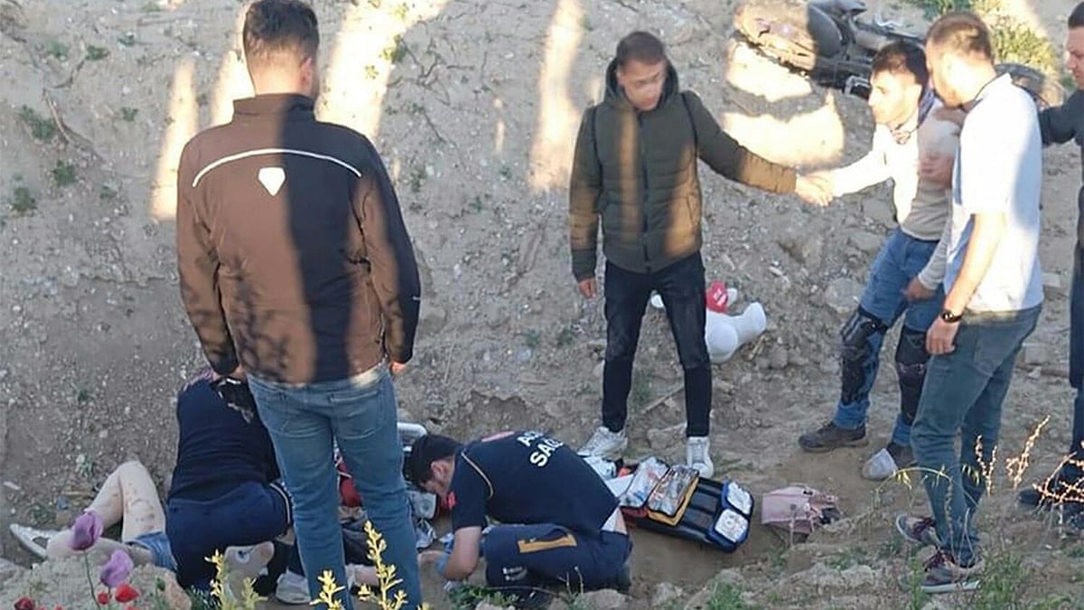 Motosiklet takla attı: 2 ölü