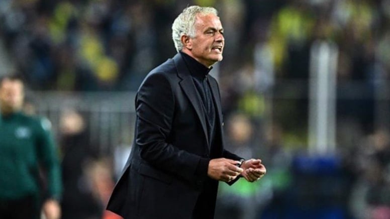 Mourinho'dan Galatasaray'a çok ağır sözler: Kutlayış biçiminiz, insani boyutunuzu gösterir