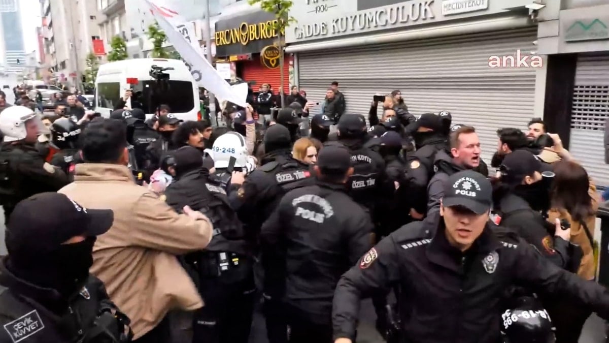 Taksim'e yürümek isteyenlere polis müdahalesi: Gözaltılar var!