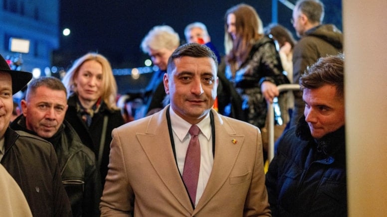 Romanya'daki seçimin ilk turunda kazanan, 'Trump'çı Parti' oldu