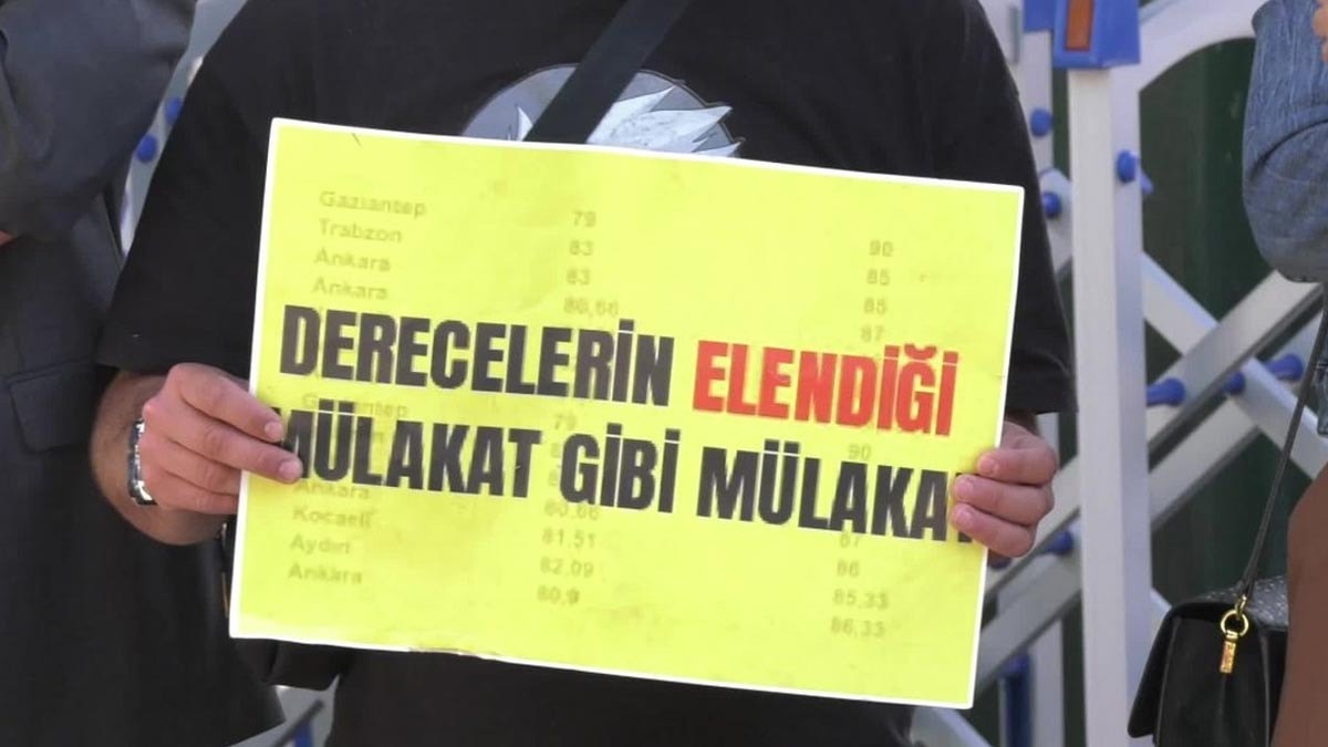 Mülakat mağduru öğretmenler 193 gündür bakanlık önünde