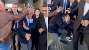 Son Dakika... CHP lideri Özgür Özel'e cenaze çıkışı yumruklu saldırı!