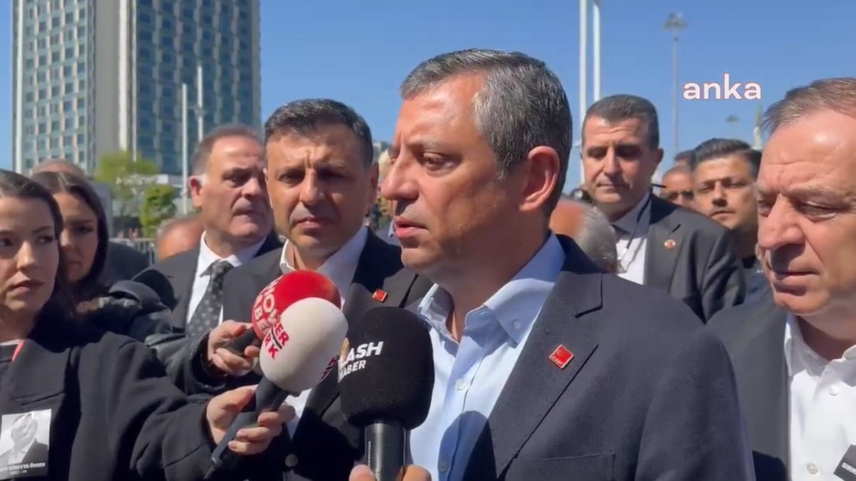 CHP lideri Özel'den AKM'de Önder mesajı: 'Hepimizin ona çok ihtiyacı olduğu bir zamanda kaybettik'