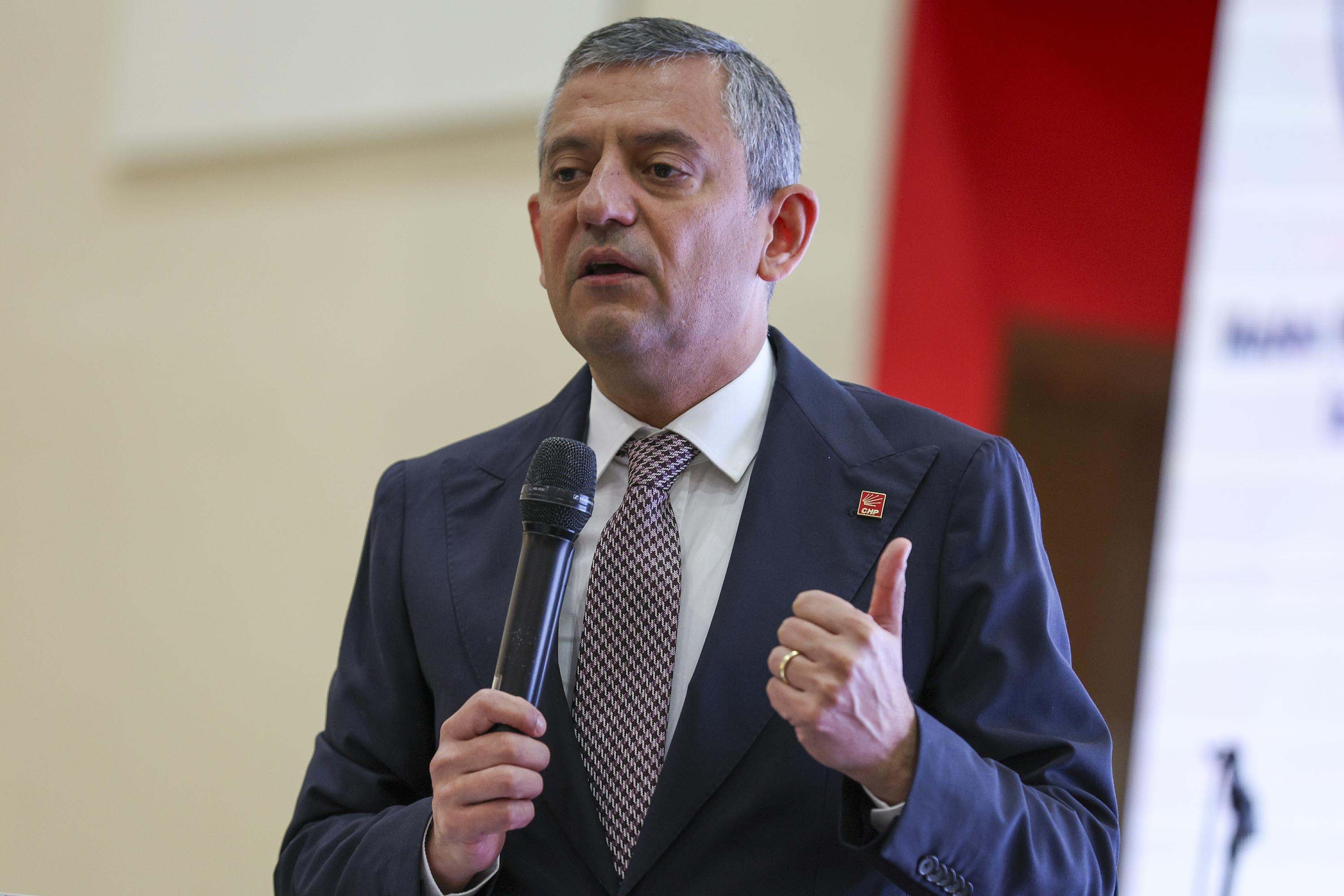 Özgür Özel'den iktidara sert çıkış: Bize karşı mertçe mücadele edilmiyor