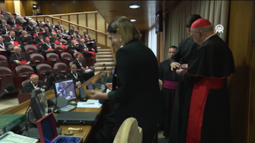 Papa Franciscus'un balıkçı yüzüğü ve kurşun mührü imha edildi