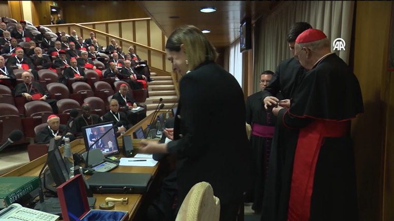 Papa Franciscus'un balıkçı yüzüğü ve kurşun mührü imha edildi