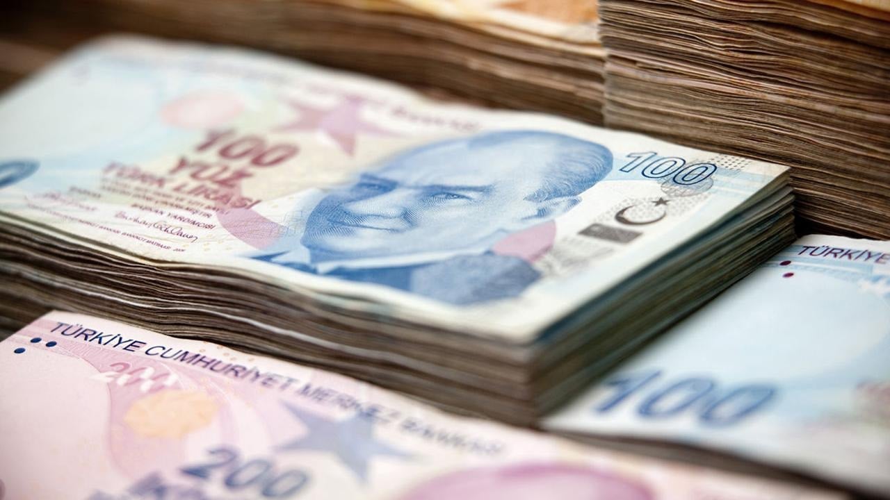 TL'de 6 ayın en keskin düşüşü