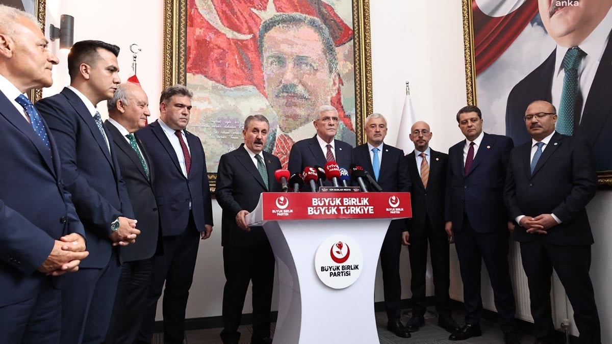 Müsavat Dervişoğlu: “İmralı ulaklarının getireceği bilgiler bizim için muteber değildir”