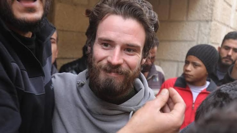 ABD'nin Suriye'de karış karış aradığı gazetecinin bedeninin, Türkiye sınırına yakın bulunduğu iddia edildi