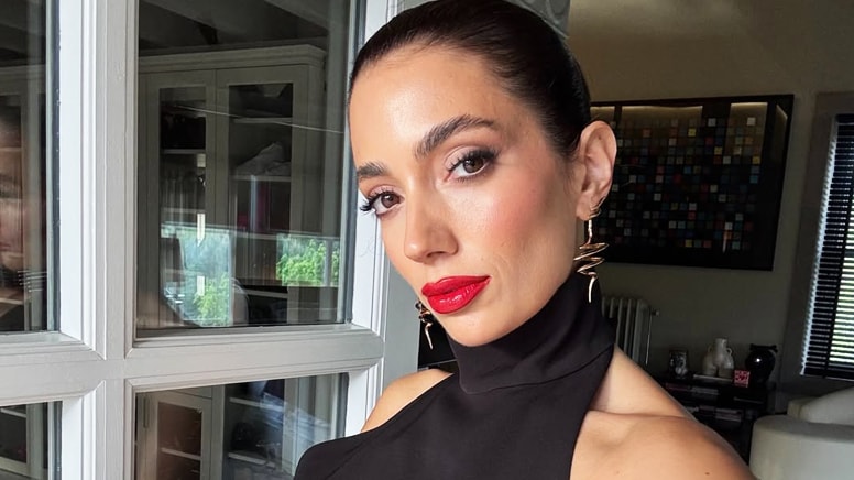 Rachel Araz domates şeklindeki çanta için 152 bin lira ödedi