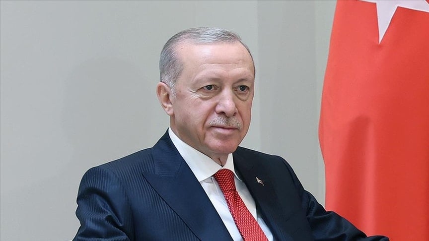 Erdoğan: Görevi kötüye kullananların gözünün yaşına bakmayız