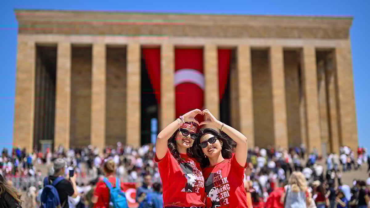 Atatürk gençliği emanete sahip çıktı