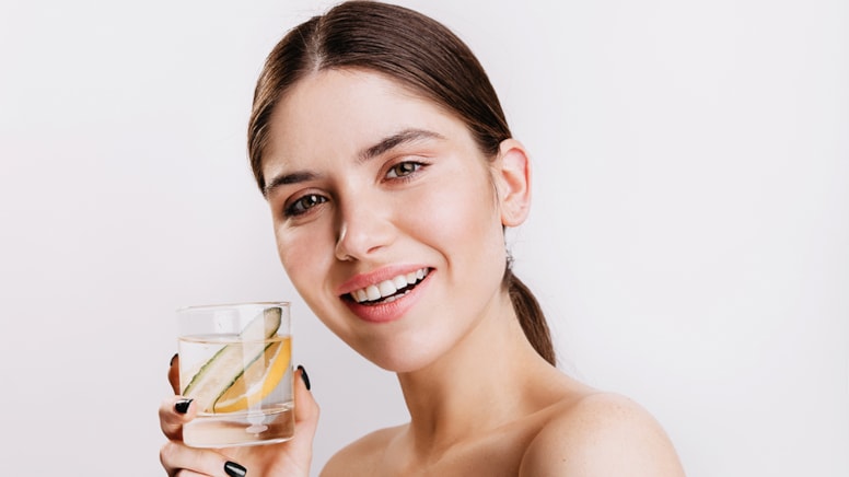 Vücuda yaşlanmayı unutturan besinler