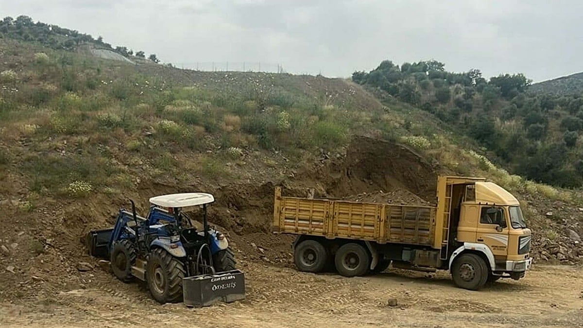 Aydın'da toprak kayması: Kepçe operatörü can verdi