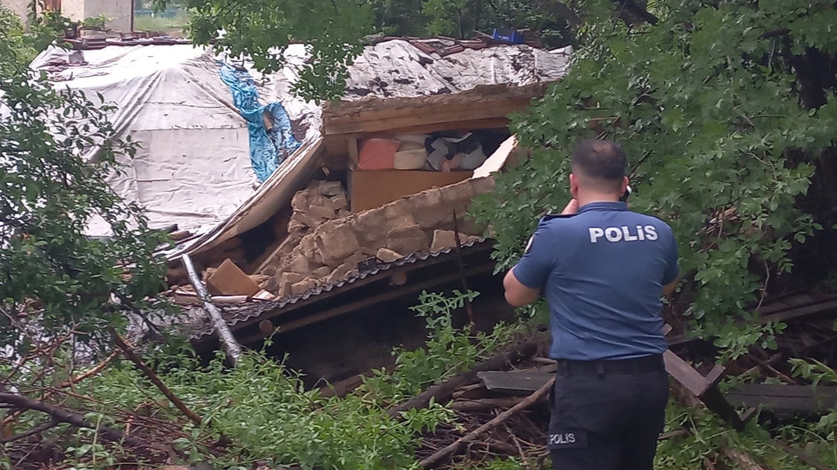 Malatya'da tek katlı evde göçük
