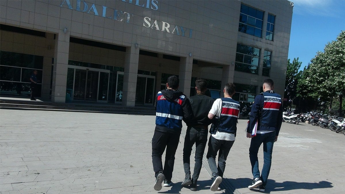 PKK şüphelisi sınır kapısında yakalandı
