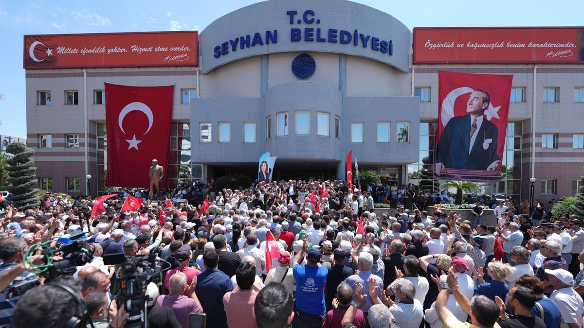 CHP’li Başkanlara gözaltı: Adana’da protesto edildi