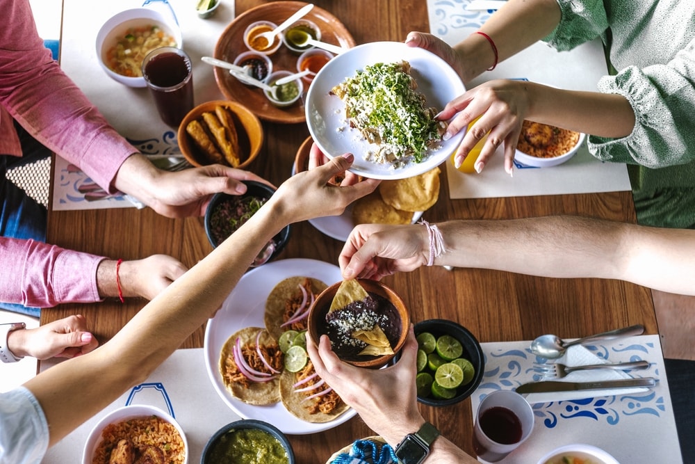 20 yıllık ünlü restoran şubelerini kapatıyor: Müşterilerine duygusal veda