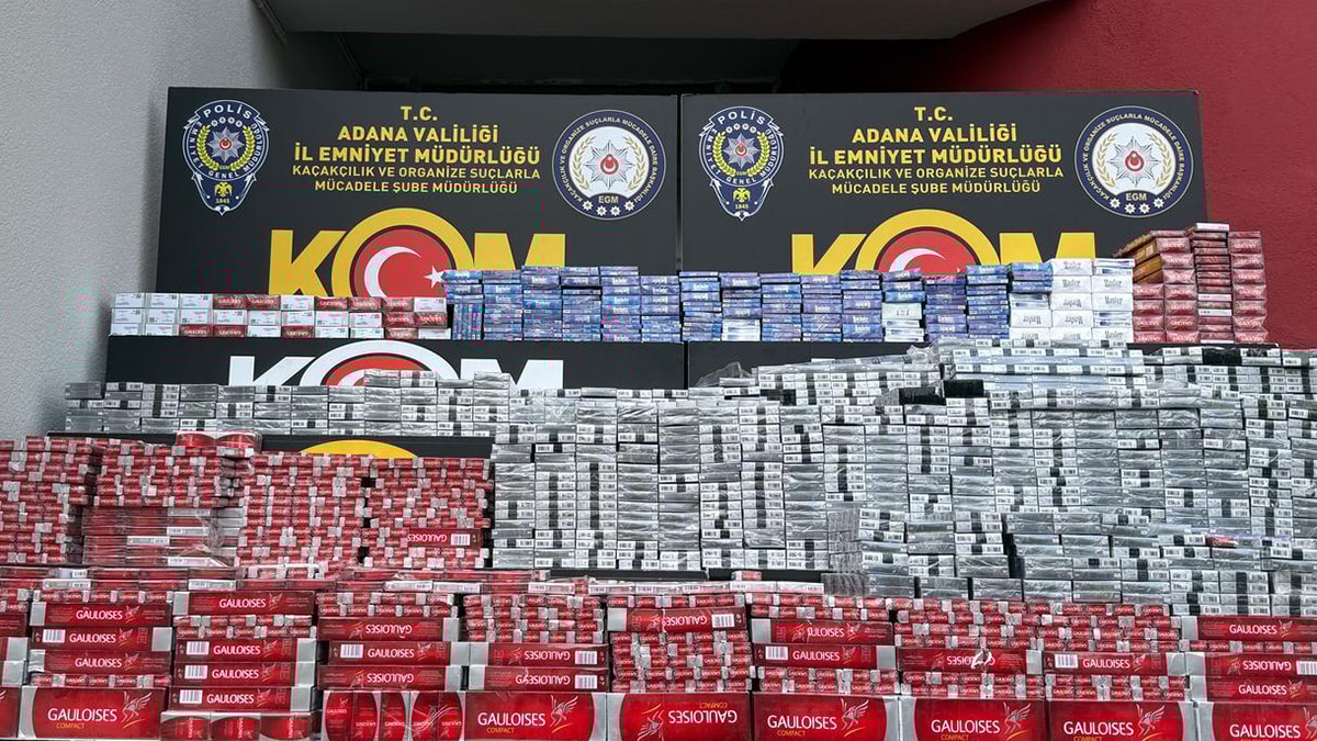Polis durdurdu: İki araçtan 20 bin 500 paket çıktı