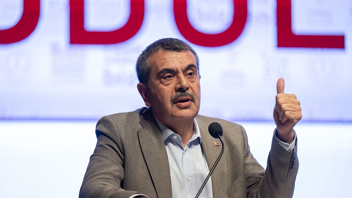 Bakan Tekin mülakat protestosunu terörle ilişkilendirdi! Açlık grevine başlayacak...