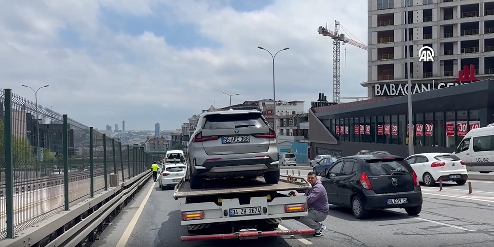 Beylikdüzü'nde zincirleme kaza ! 3 yaralı