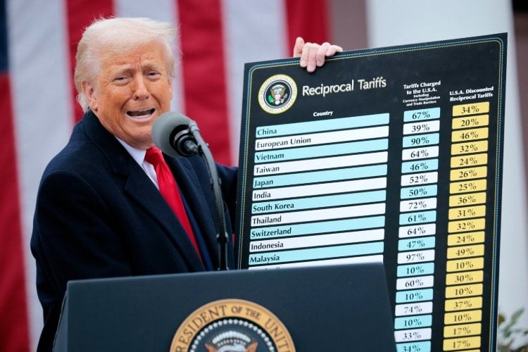 Trump'tan ülkelere gözdağı: ABD çok sayıda ülke için yeni gümrük vergisi oranları belirleyecek