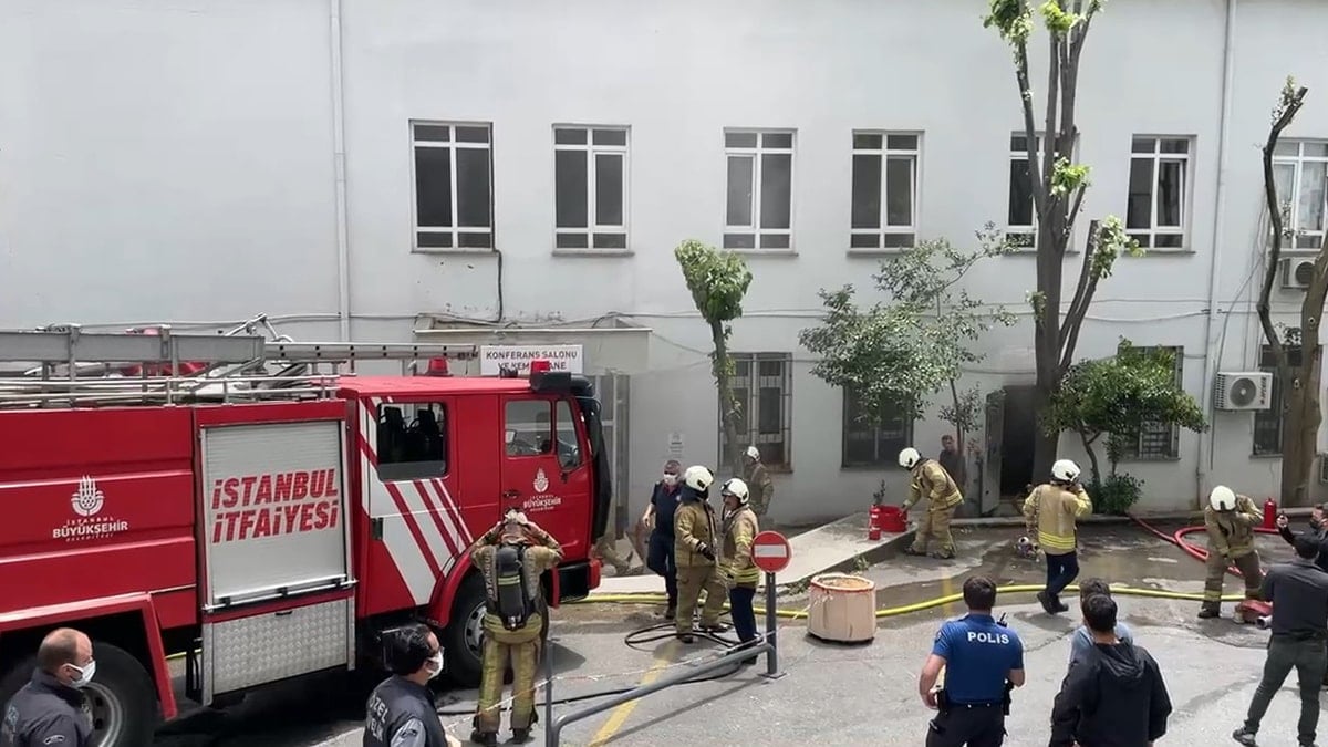 İstanbul'da devlet hastanesinde yangın çıktı