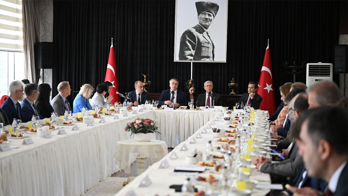 Mansur Yavaş, büyükelçilerle bir araya geldi