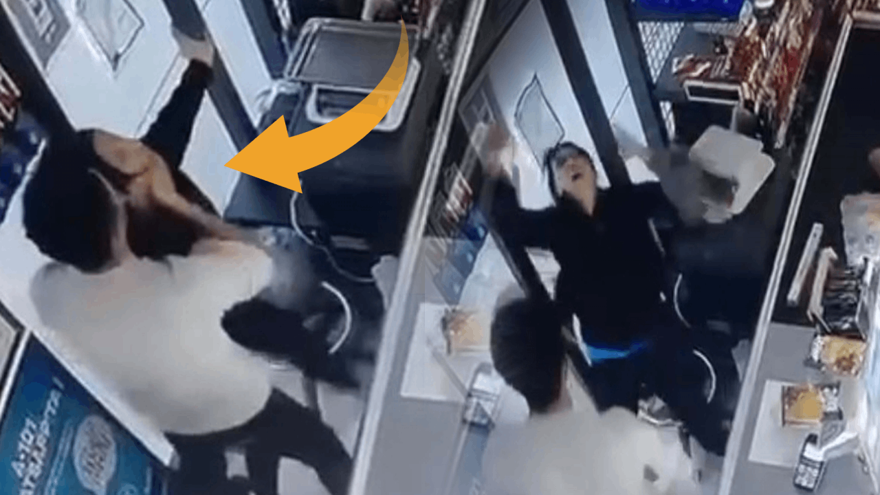 Zincir markette dehşet anları: Kasiyerin boğazını sıkıp dövmeye başladı