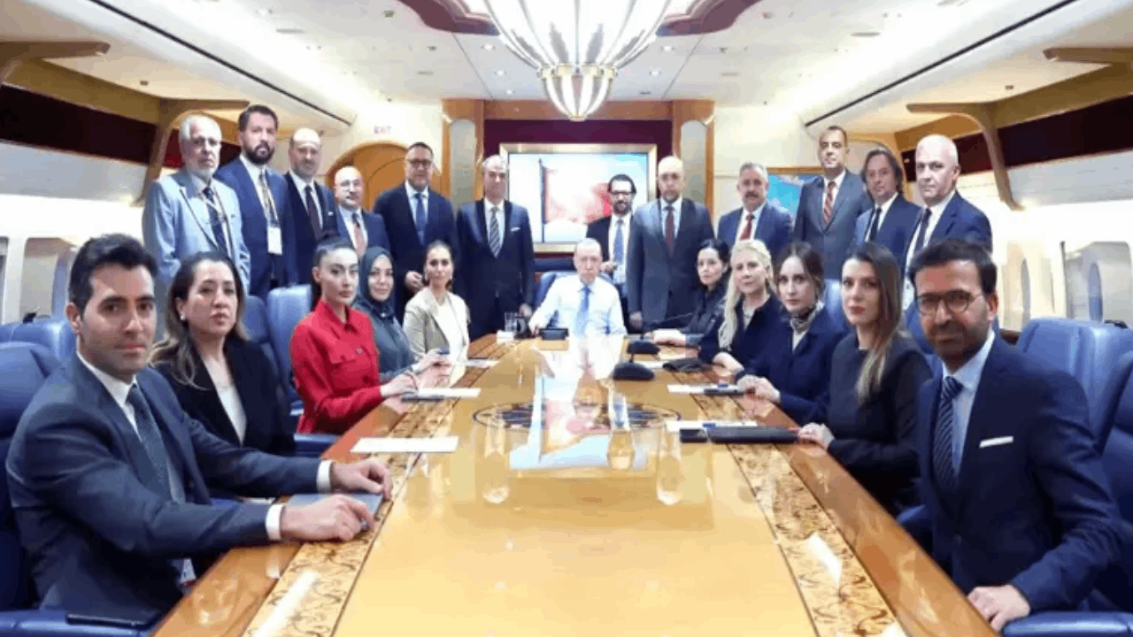 Erdoğan TEKNOFEST dönüşü gazetecilerin sorularını yanıtladı