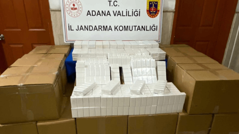 Adana'da 16 bin 100 paket makaron yakalandı