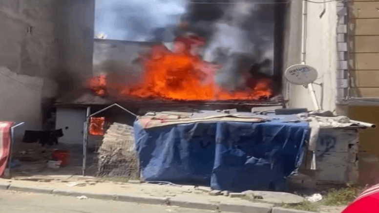 Avcılar'da gecekondu alev alev yandı