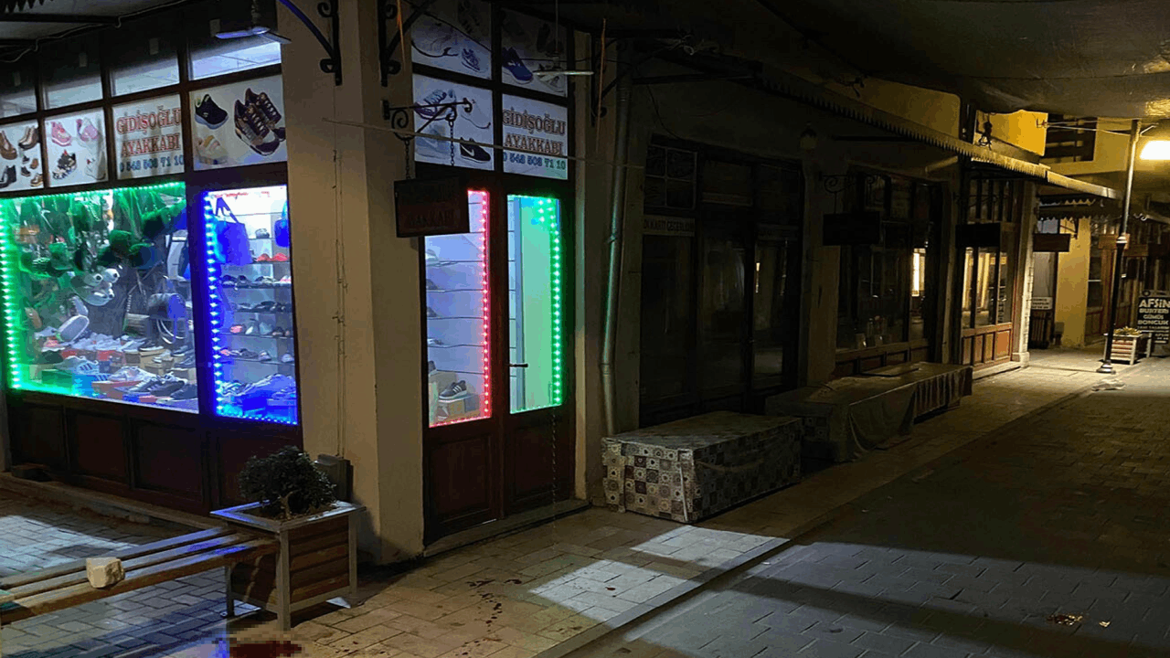 Manisa'da bıçaklı kavga; 1 kişi ağır yaralandı