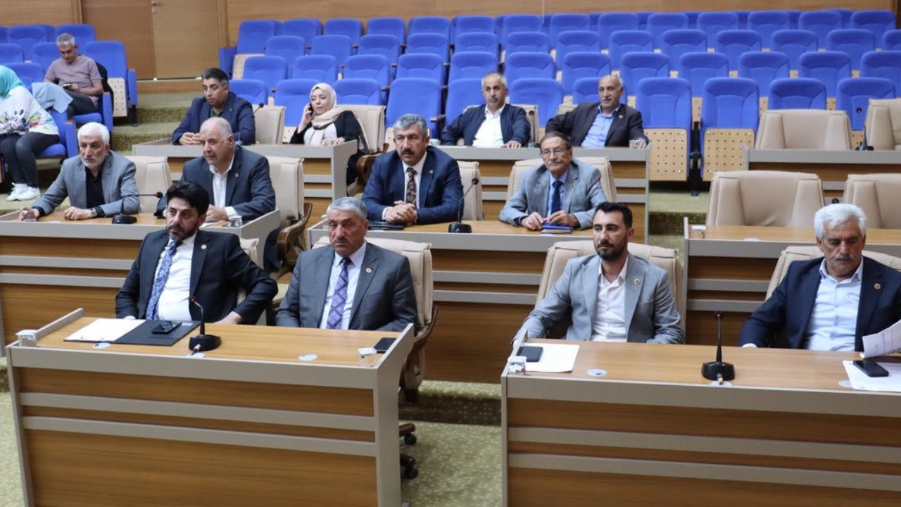 AKP-CHP ittifak yaptı, YRP’li aday fark atarak kazandı