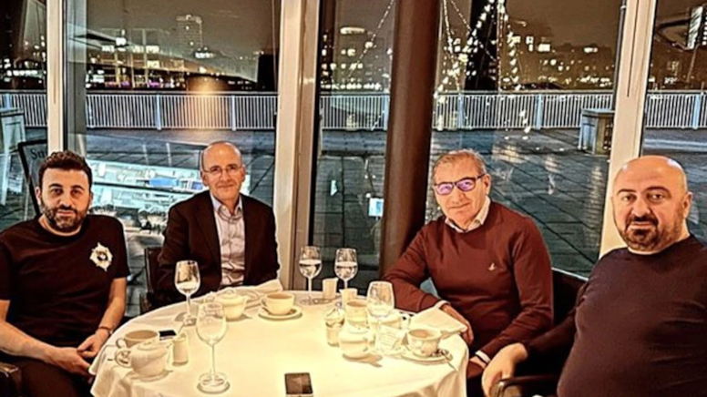 Şimşek'in masasındaki kişi suç örgütü liderinin ortağı çıktı