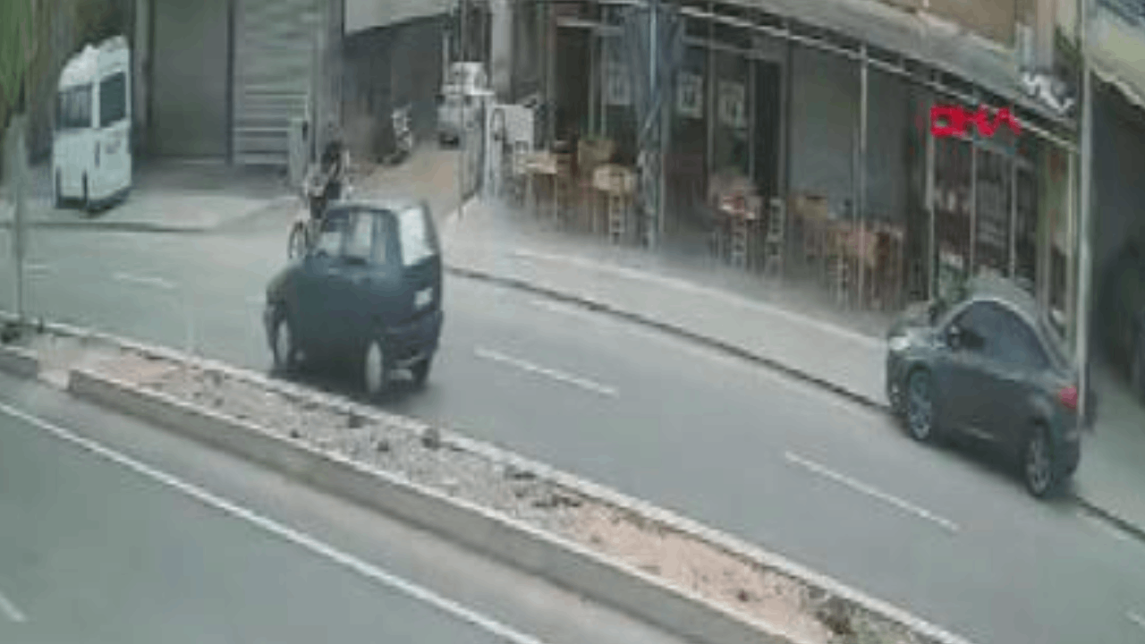 İki motosikletli felaketi yaşadı: Feci kaza kamerada