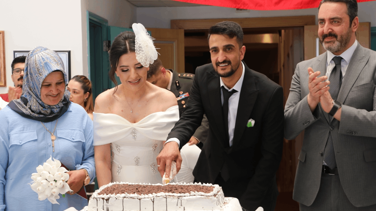 Pençe-Şimşek gazisi hastanede nikah kıydı