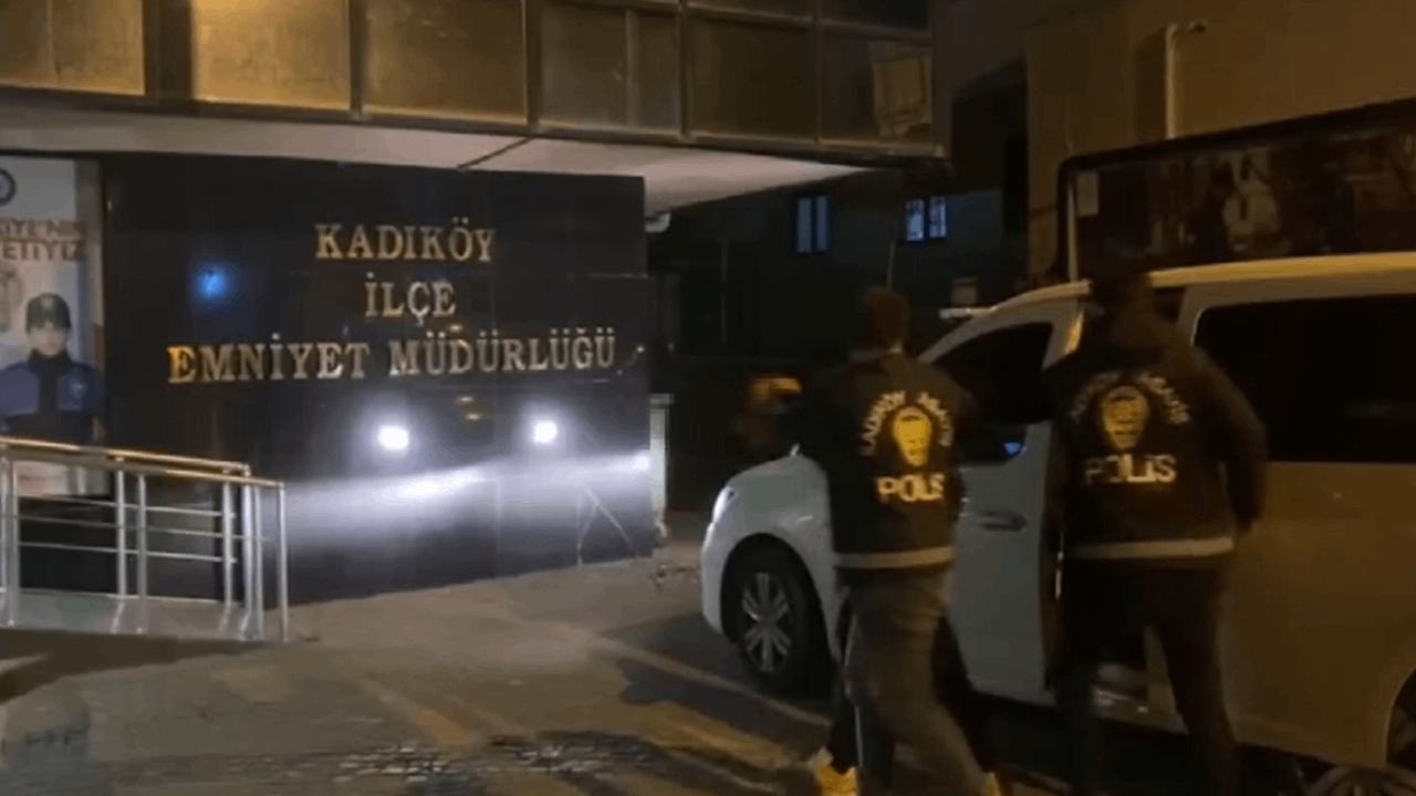Kadıköy'de Galatasaray taraftarını silahla vuran saldırgan adliyede