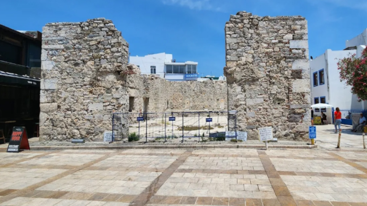 CHP’li Mandalinci Kilise restorasyonu için Bakan’dan yardım istedi