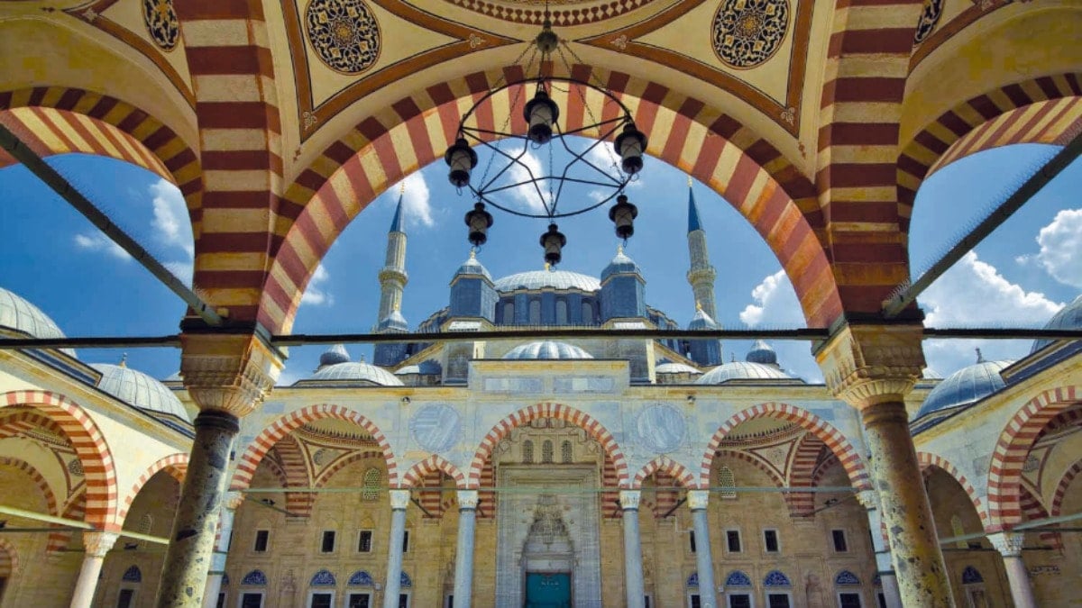 Selimiye Camii'nde hat krizi çıktı