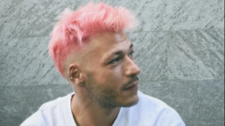 Pembe saçlarına veda etti! Kubilay Aka'dan imaj değişikliği