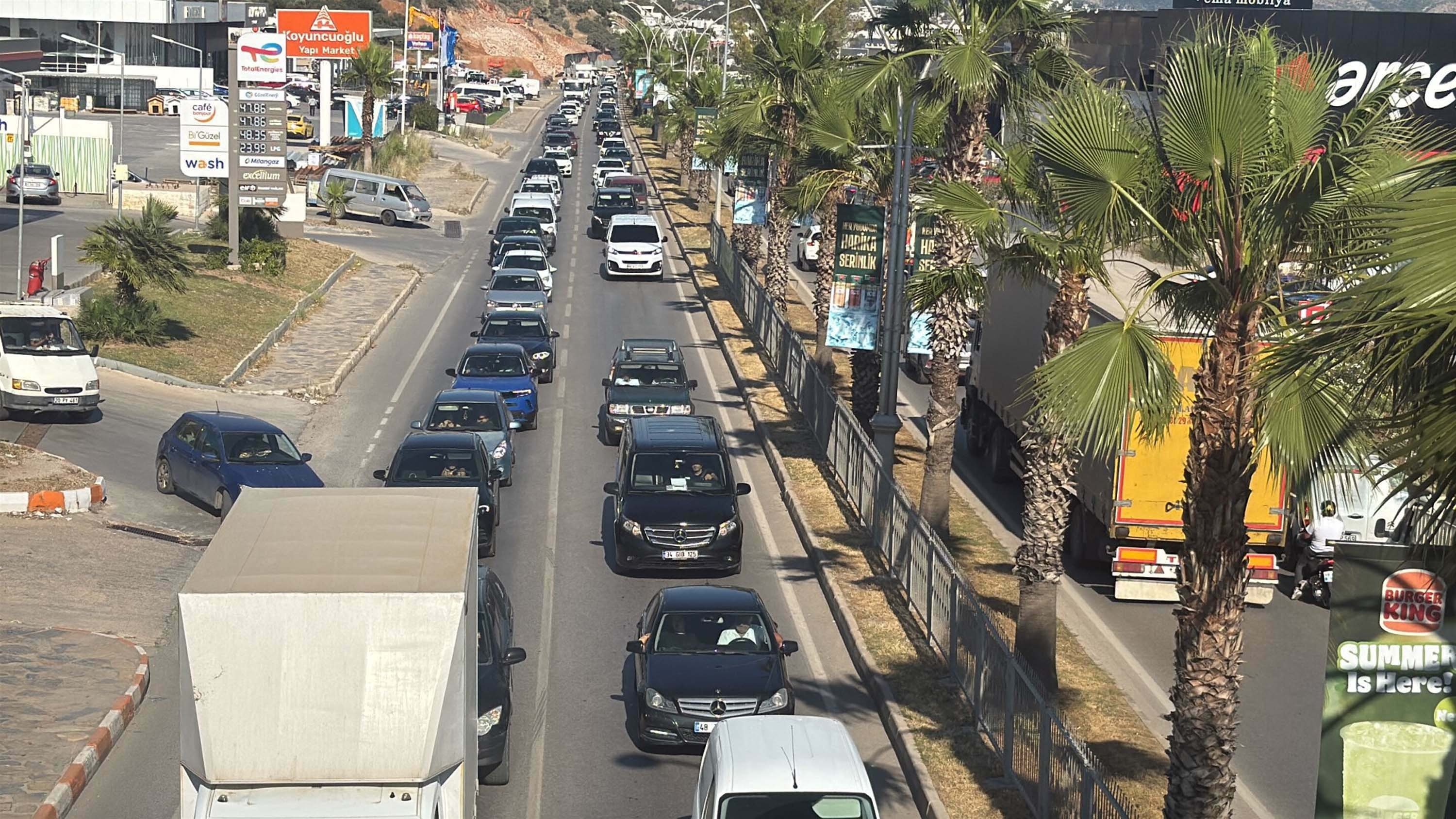 Bayram geldi vatandaşlar Bodrum'a akın etti: 24 saatte 50 bin araç girdi