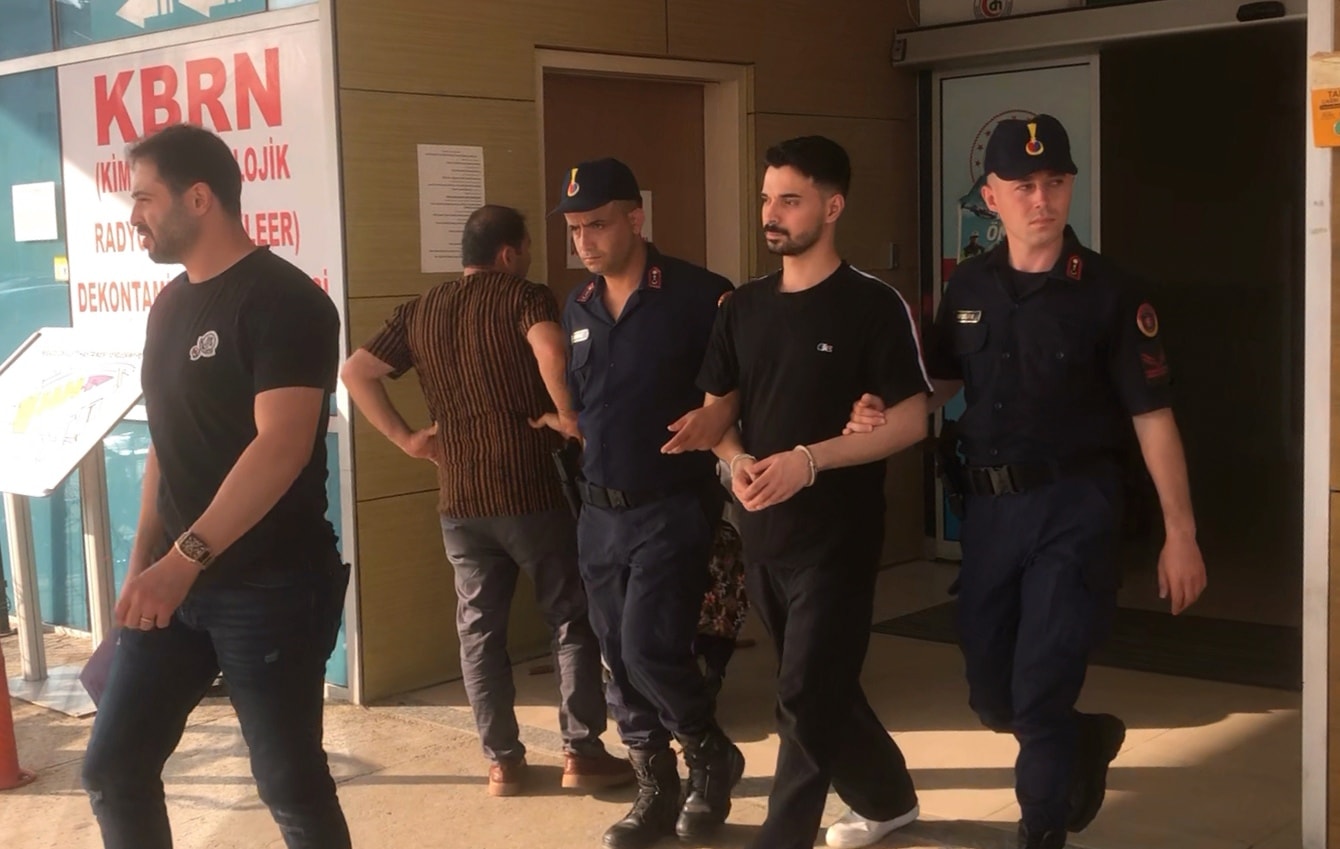 'Kamu görevlisiyim' dedi, 3 kişiyi 1 milyon TL dolandırdı