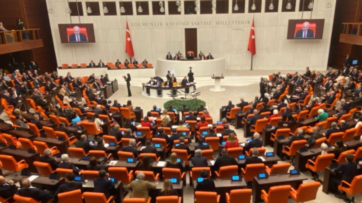 TBMM'de 'yolsuzluk' tartışması 'Siyasetiniz kumpas siyasetidir'