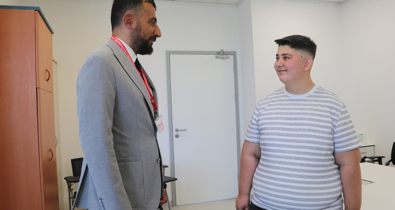 İlham Veren Dönüşüm: 17 Yaşındaki Mahmut 6 Ayda 30 Kilo Vererek Hayata Yeni Bir Bakış Açısı Kazandı!