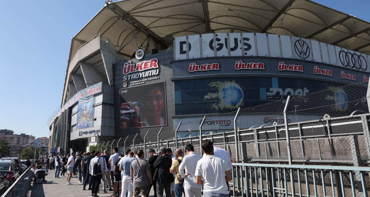 Fenerbahçe Kombine Satışı İçin Rekor Kırılacak Kuyruklar! Taraftarın Coşkusu Biliyor musunuz?