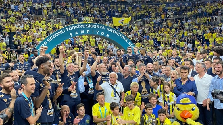 Şampiyon Fenerbahçe Beko! Sezonun üçüncü kupası