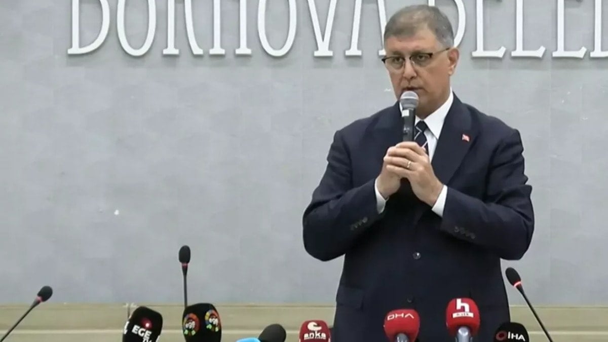 Cemil Tugay küplere bindi: Bu hadsizliği gösteremezsin