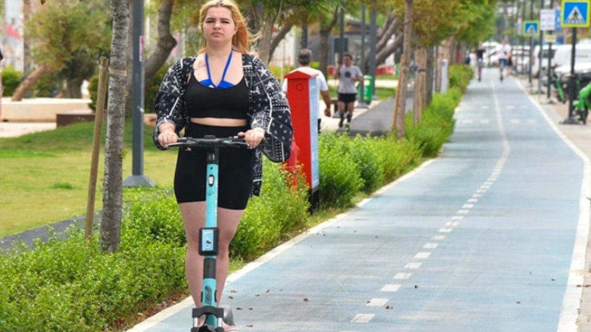 Elektrikli scooterlar için yeni zorunluluklar: Sigorta geldi, ehliyet yolda...
